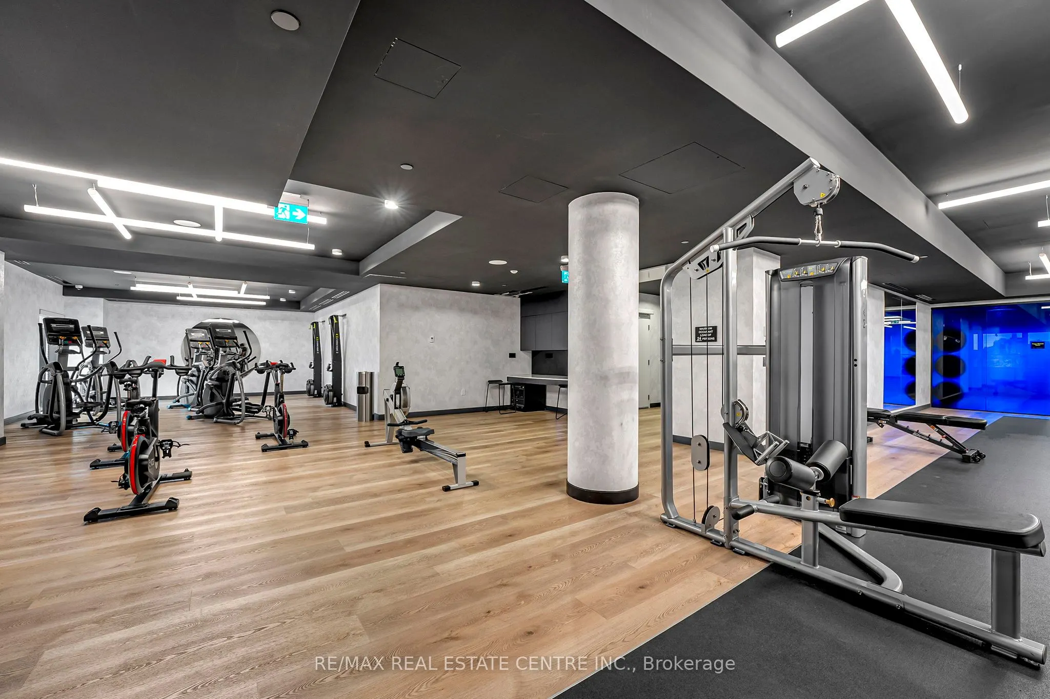 86 Dundas Street E, #818