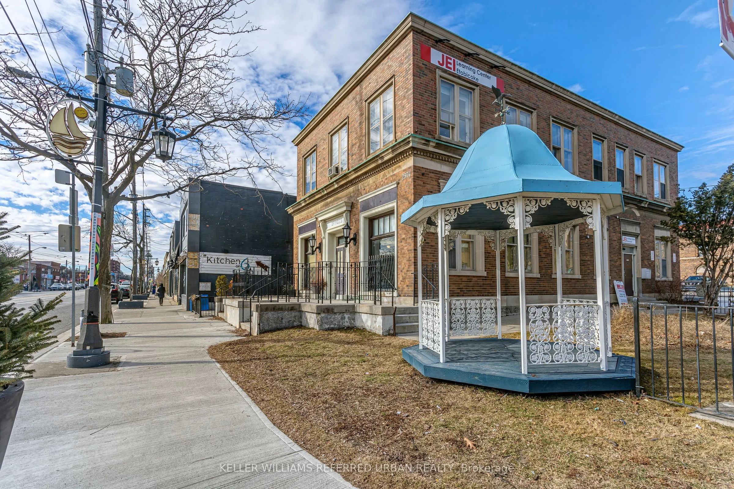 2974 Lake Shore Boulevard W, #Ground
