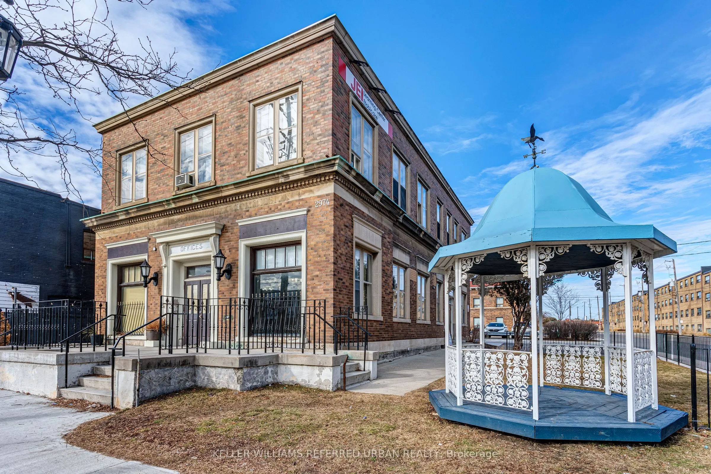 2974 Lake Shore Boulevard W, #Ground