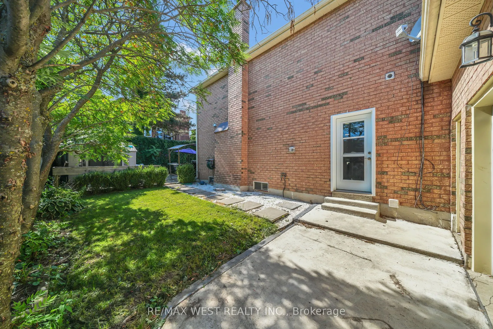 216 Kensington Place