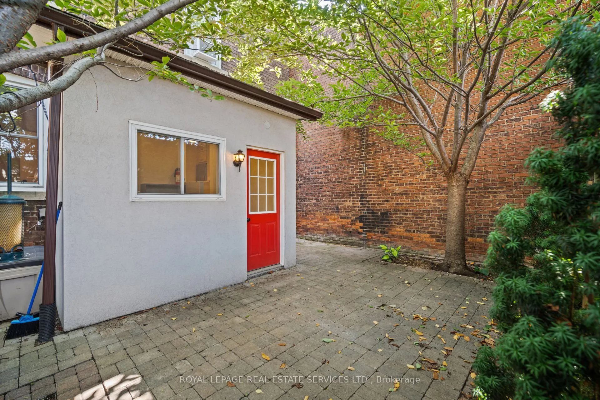 712 Gladstone Avenue