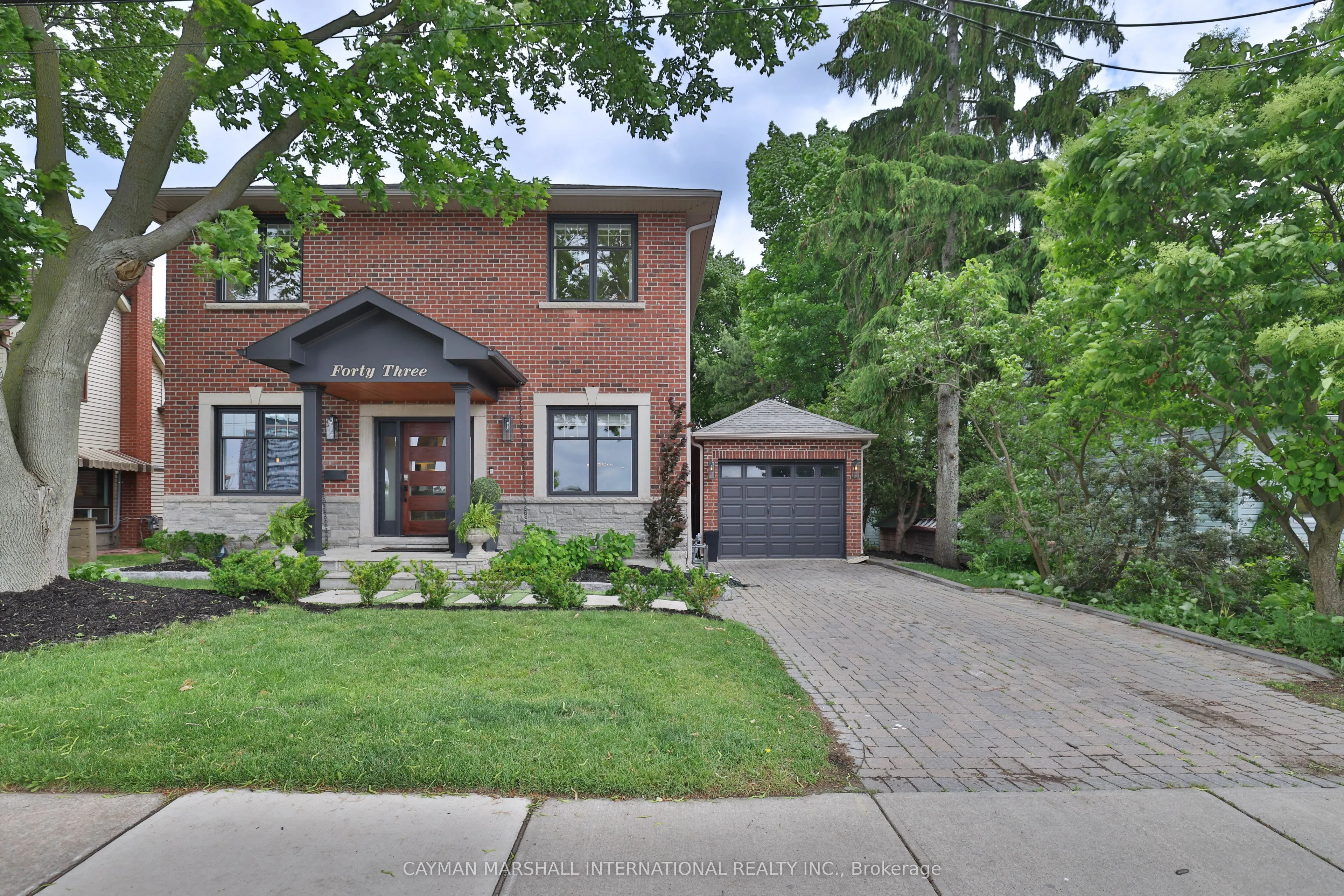 43 Mississauga Road S