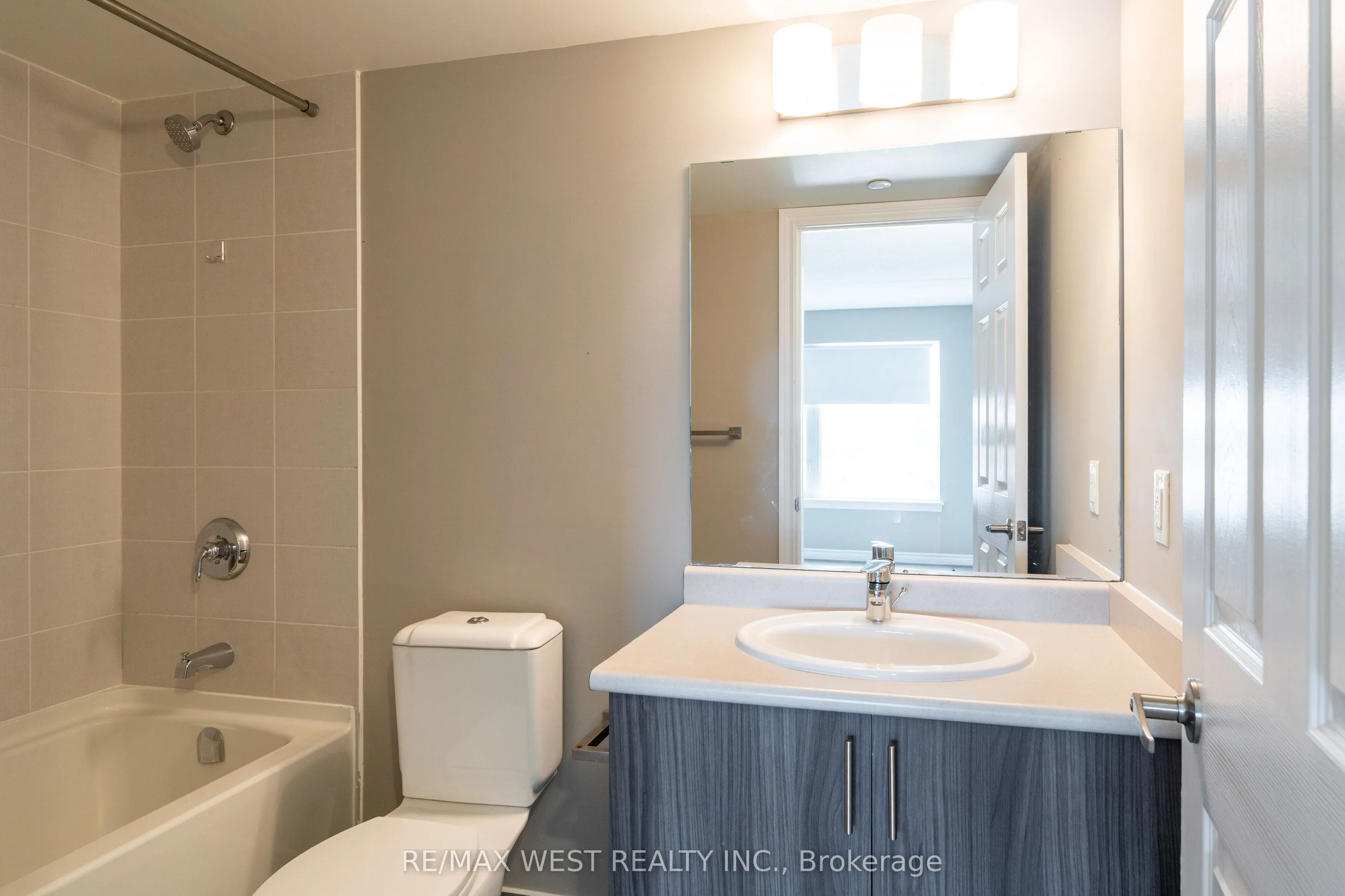 716 Main St Street NW, #910