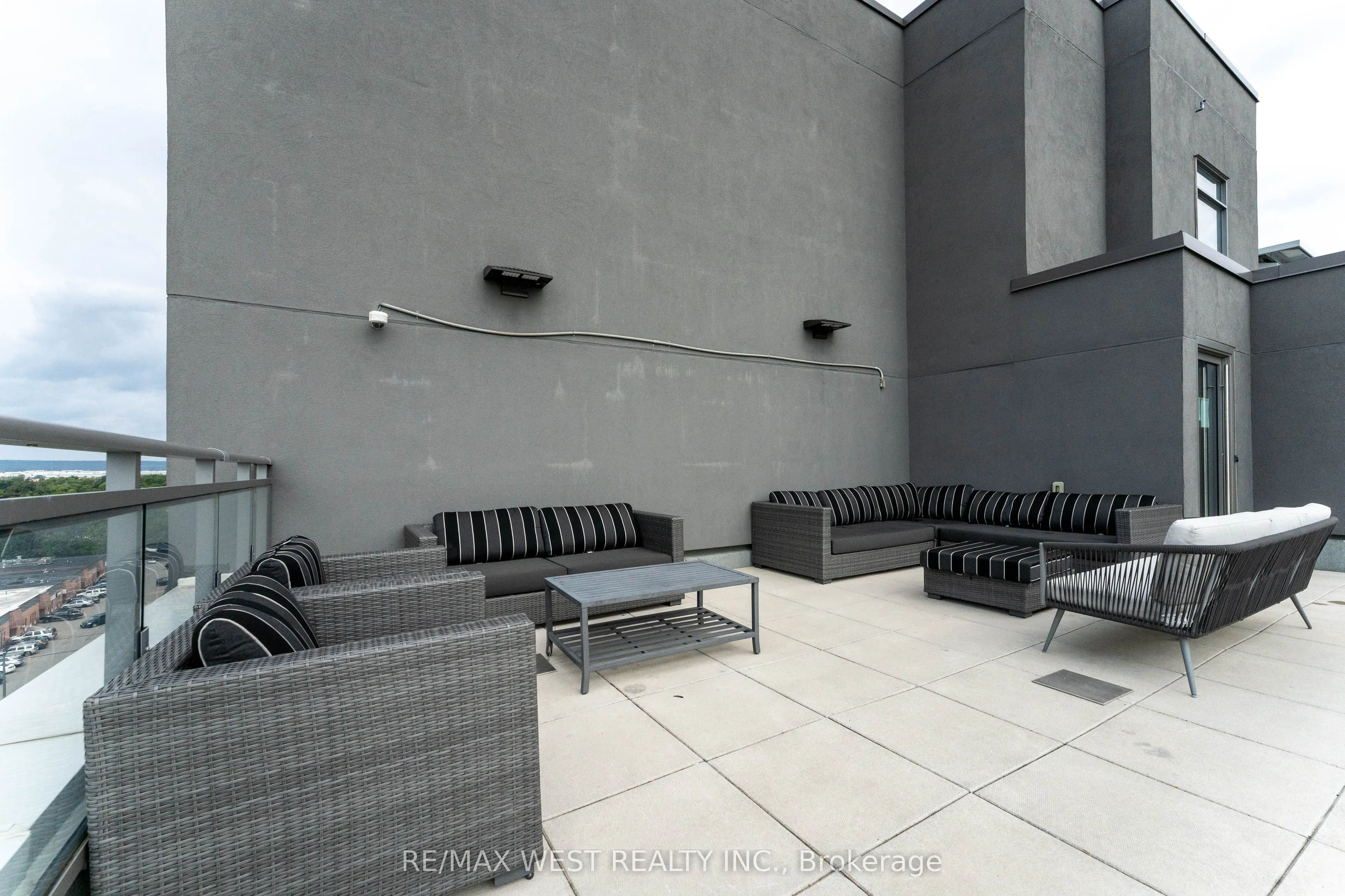 716 Main St Street NW, #910