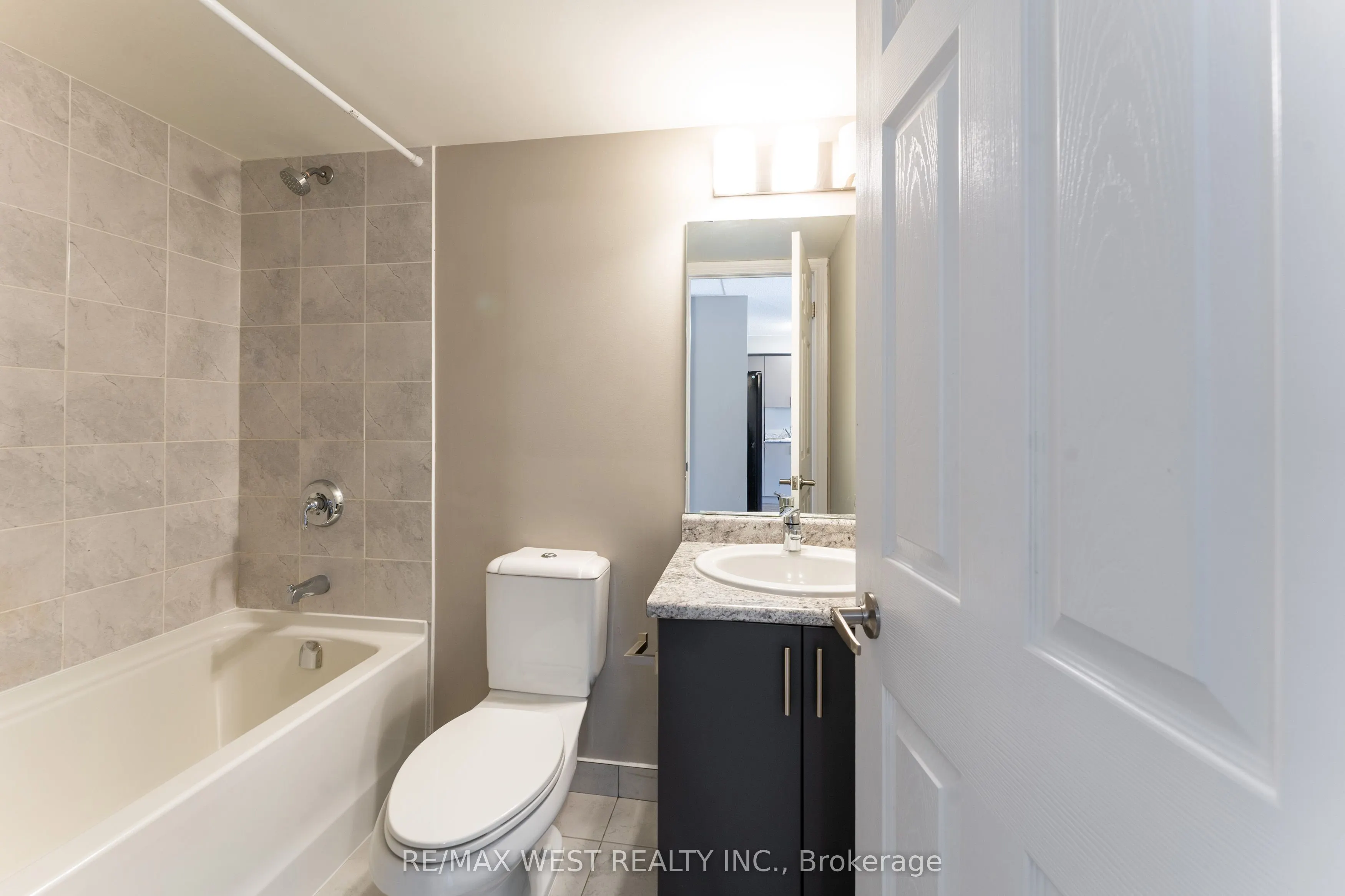 716 Main St Street NW, #910