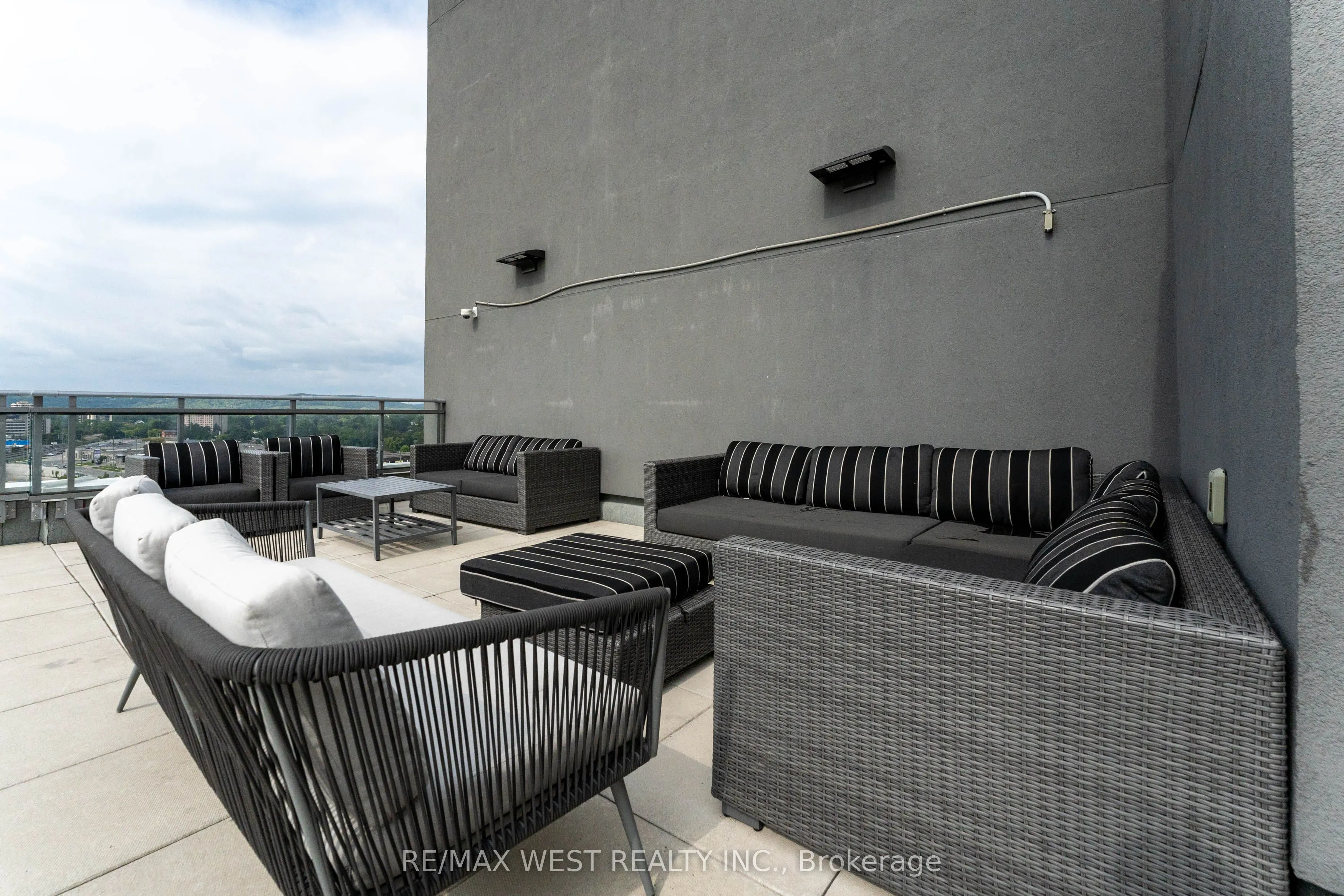 716 Main St Street NW, #910