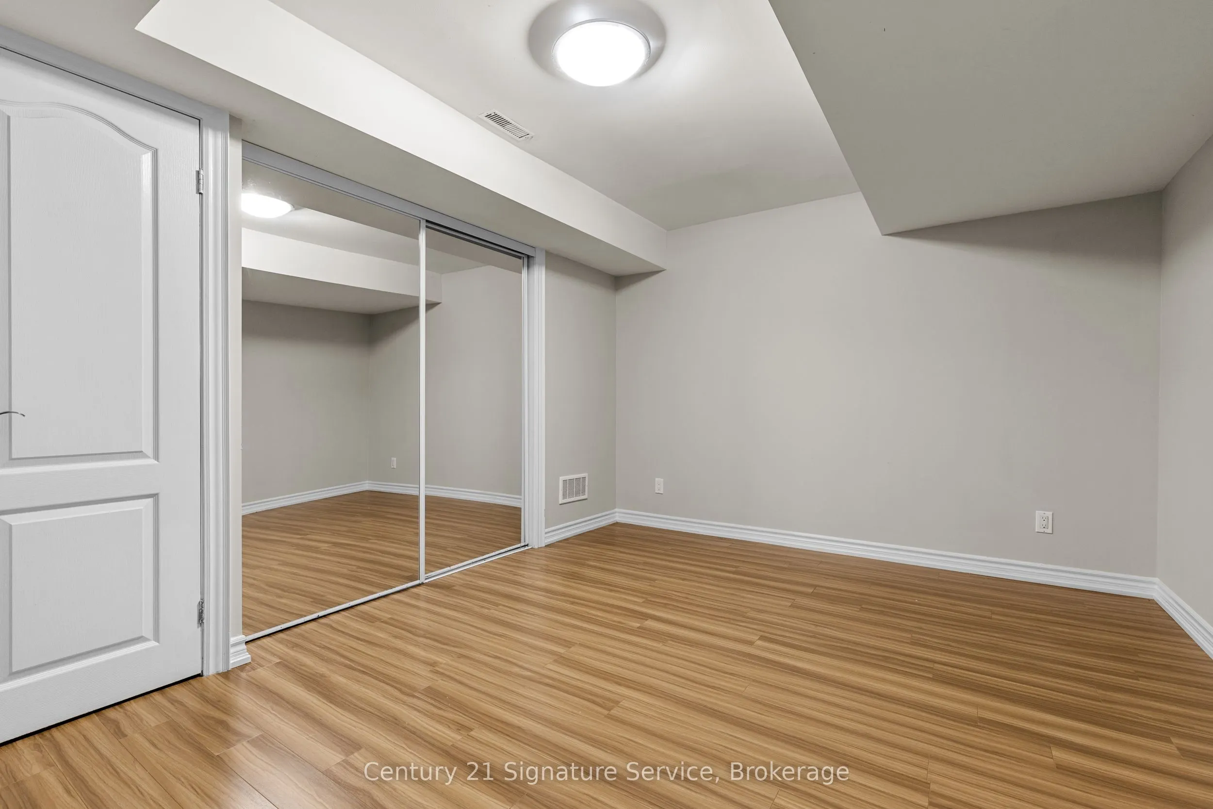 54 Millhouse Mews