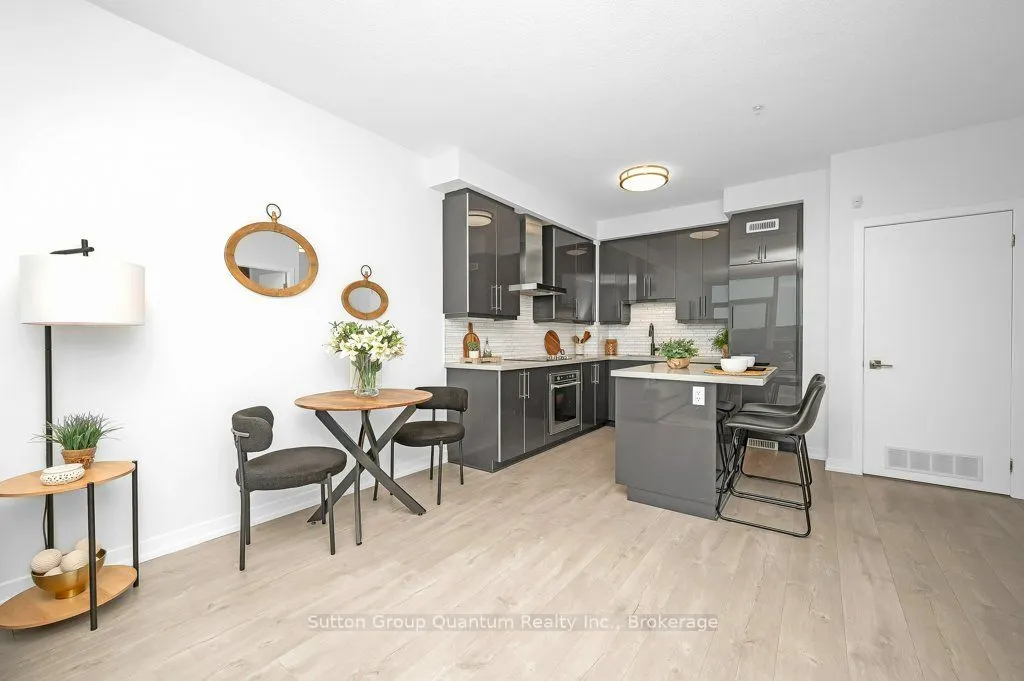2093 Fairview Street, #2010