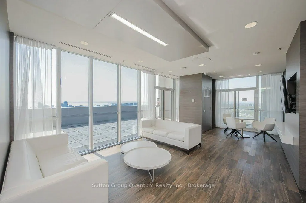 2093 Fairview Street, #2010