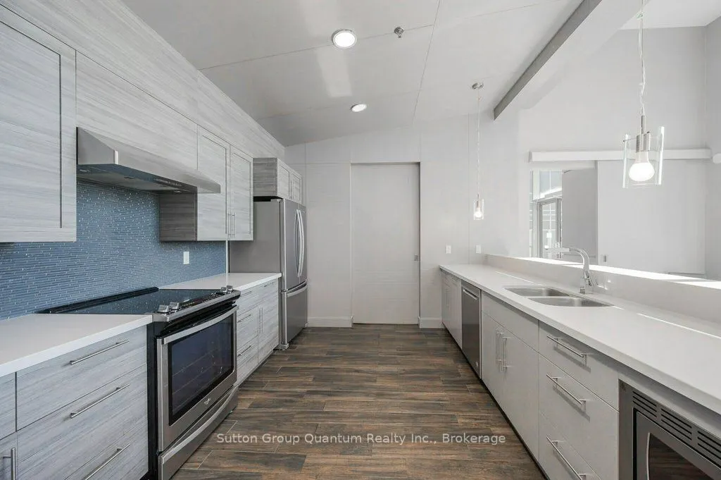 2093 Fairview Street, #2010