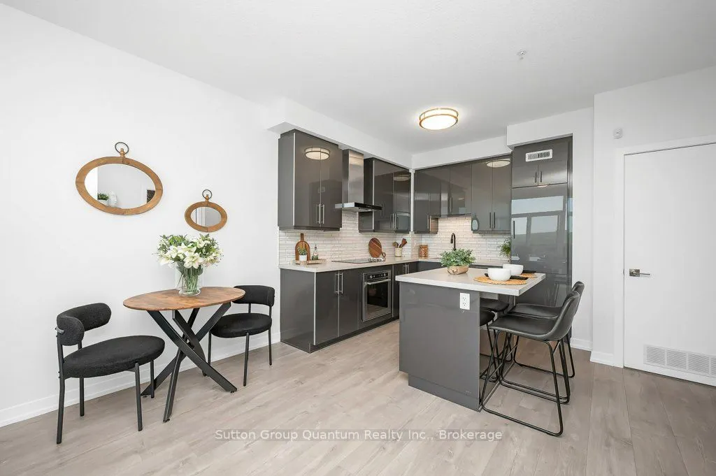 2093 Fairview Street, #2010