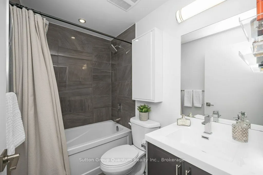 2093 Fairview Street, #2010