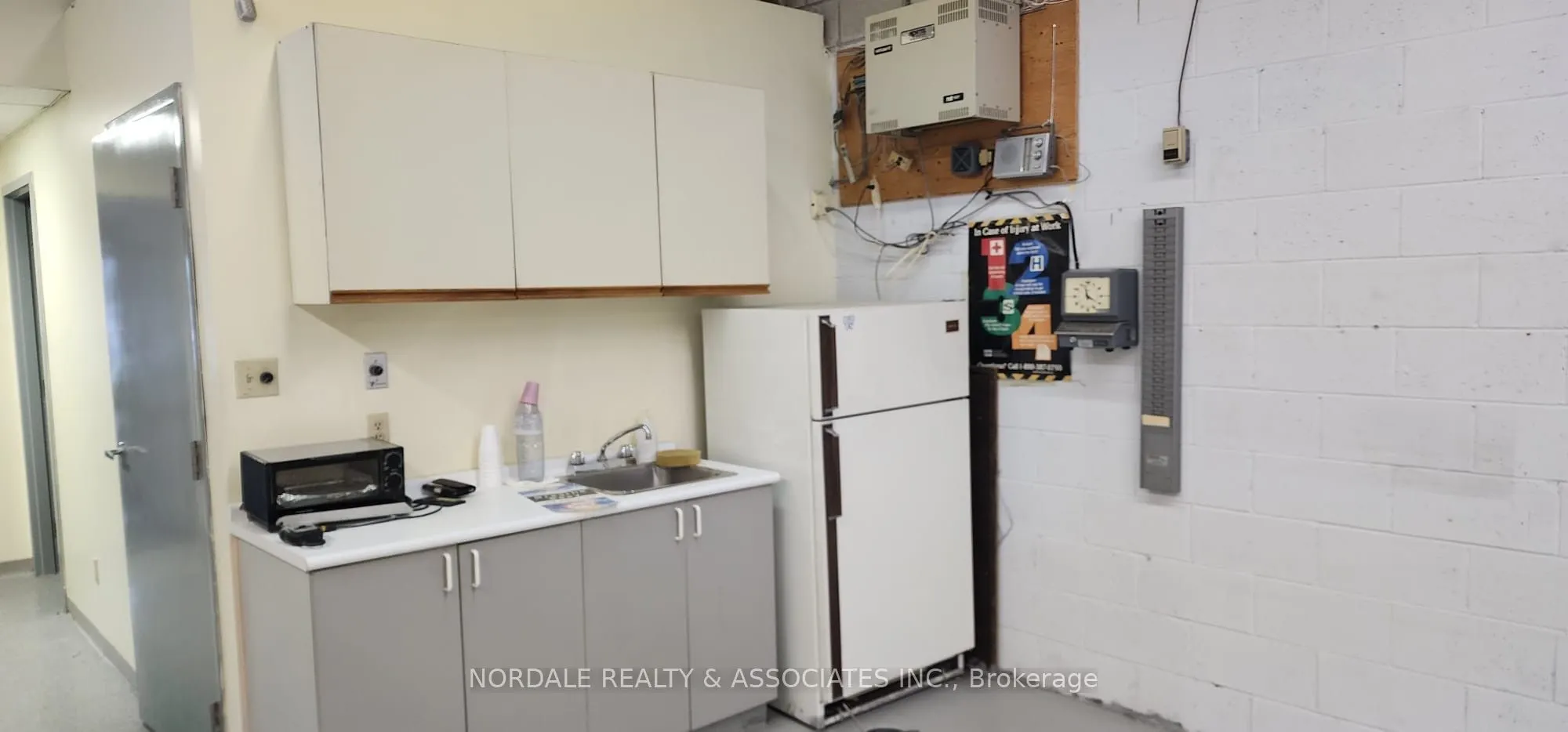800 Petrolia Road, #6