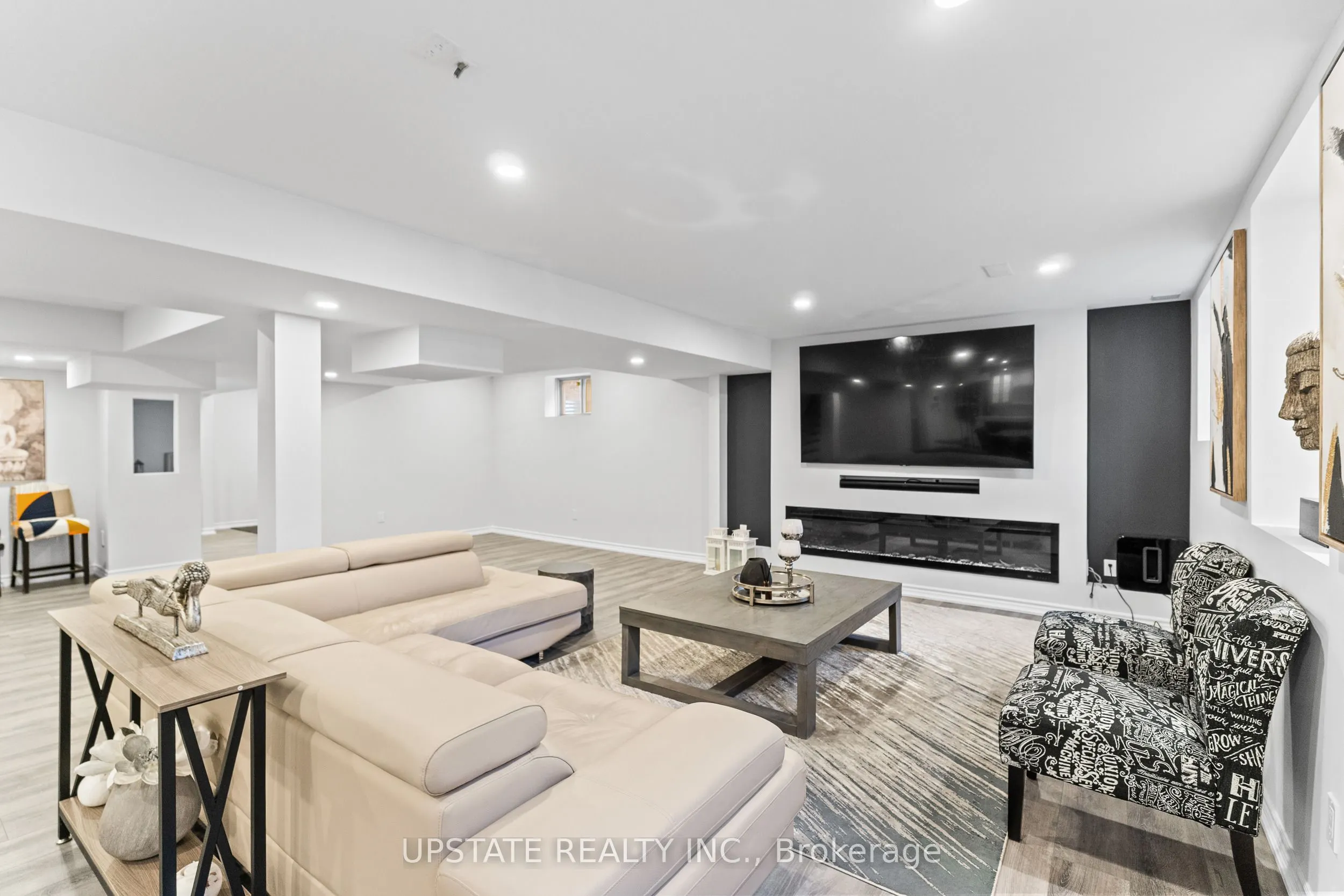 21 Lauderhill Road