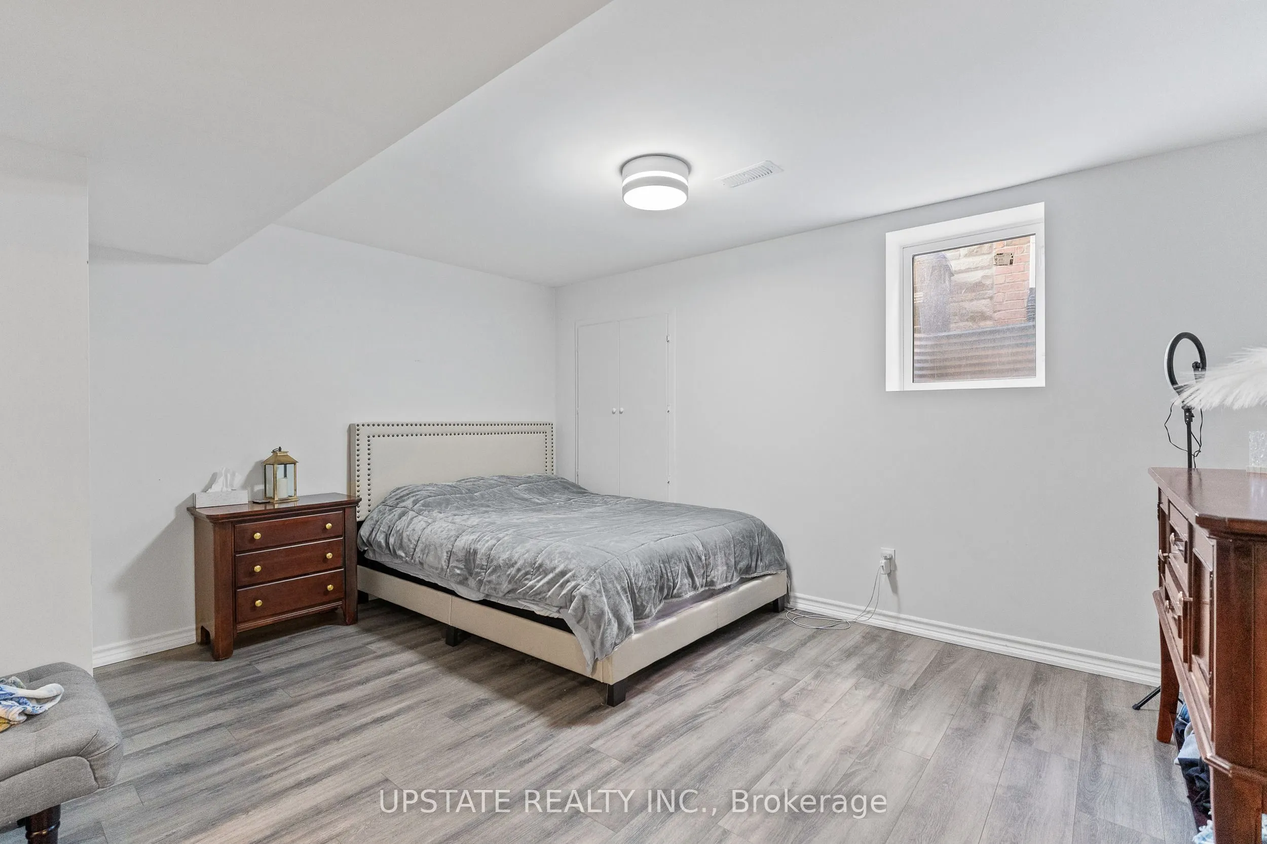 21 Lauderhill Road
