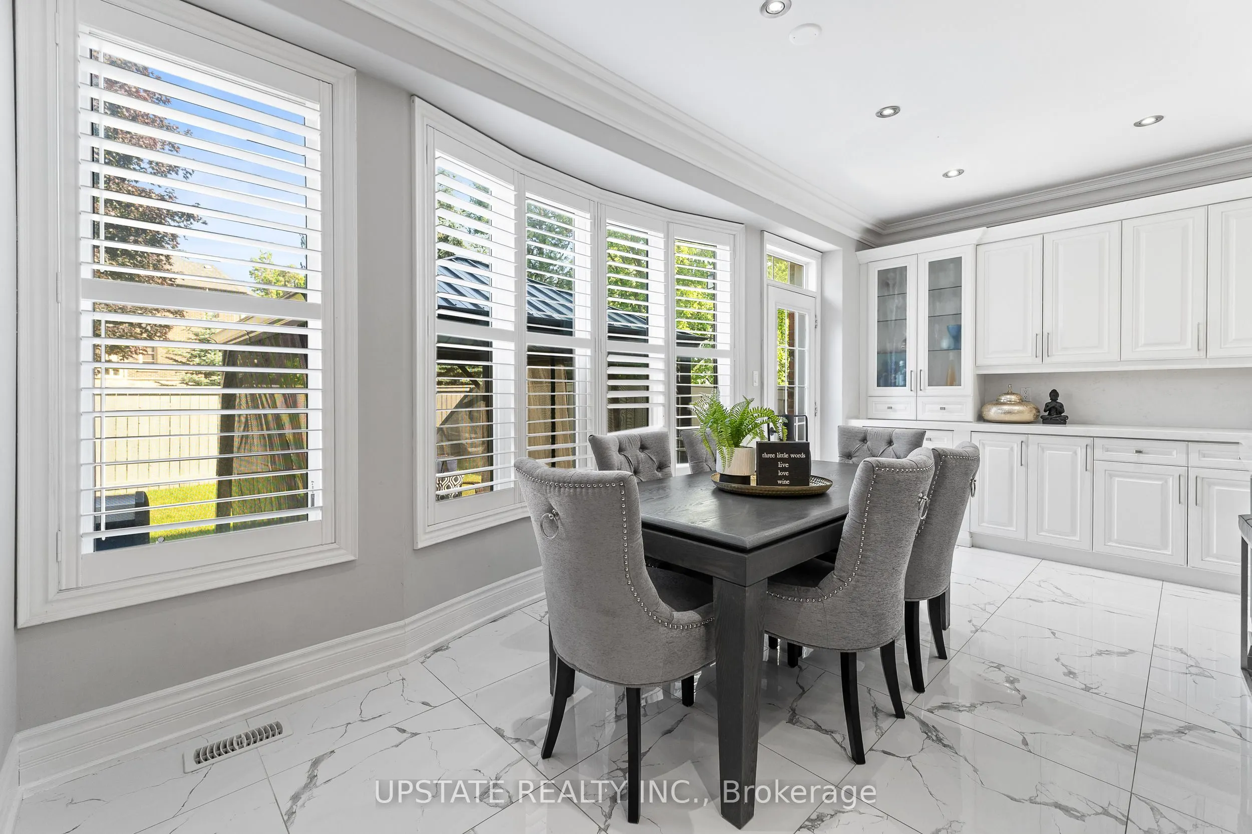 21 Lauderhill Road