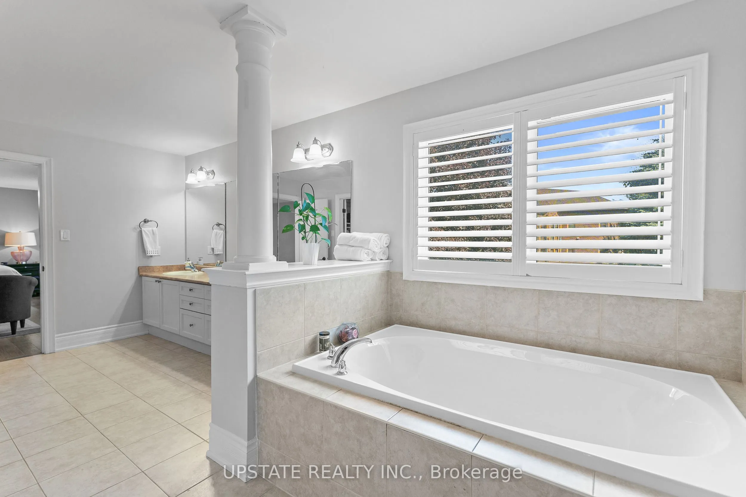 21 Lauderhill Road