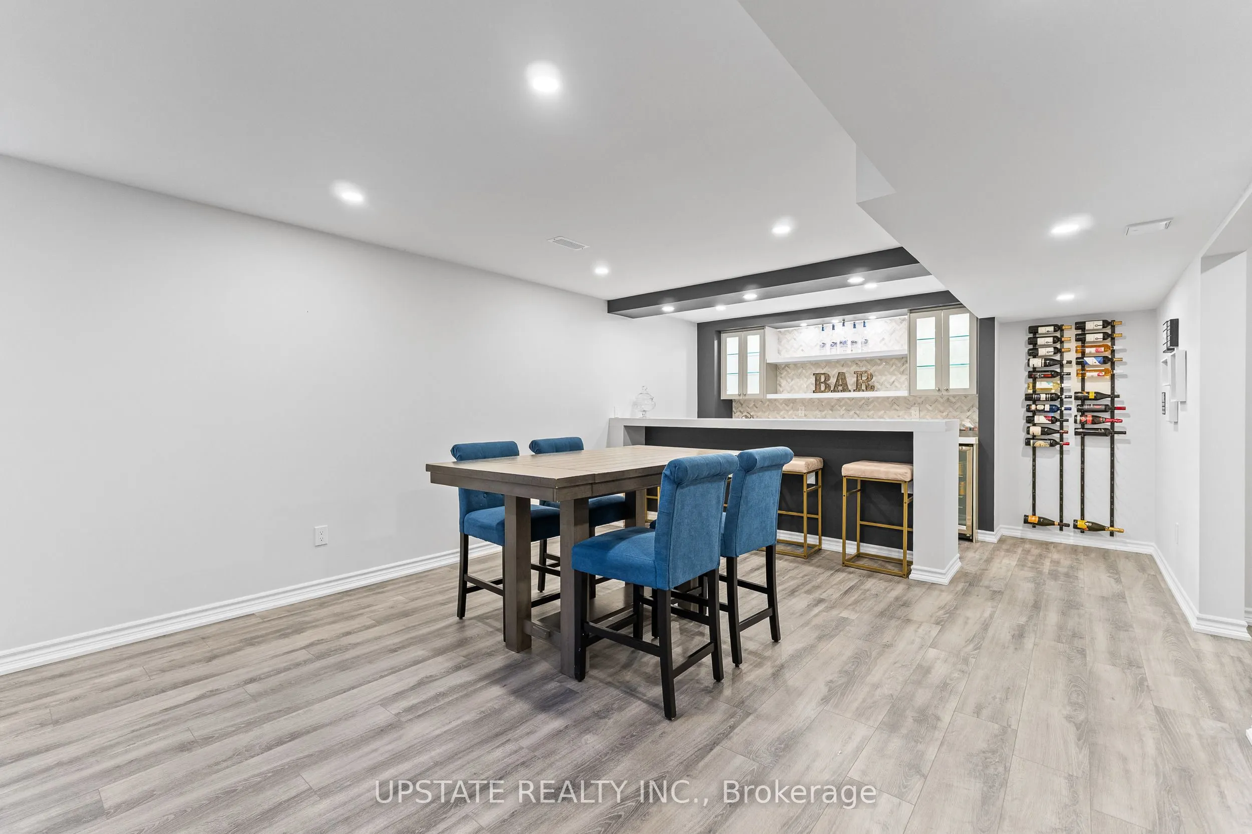 21 Lauderhill Road