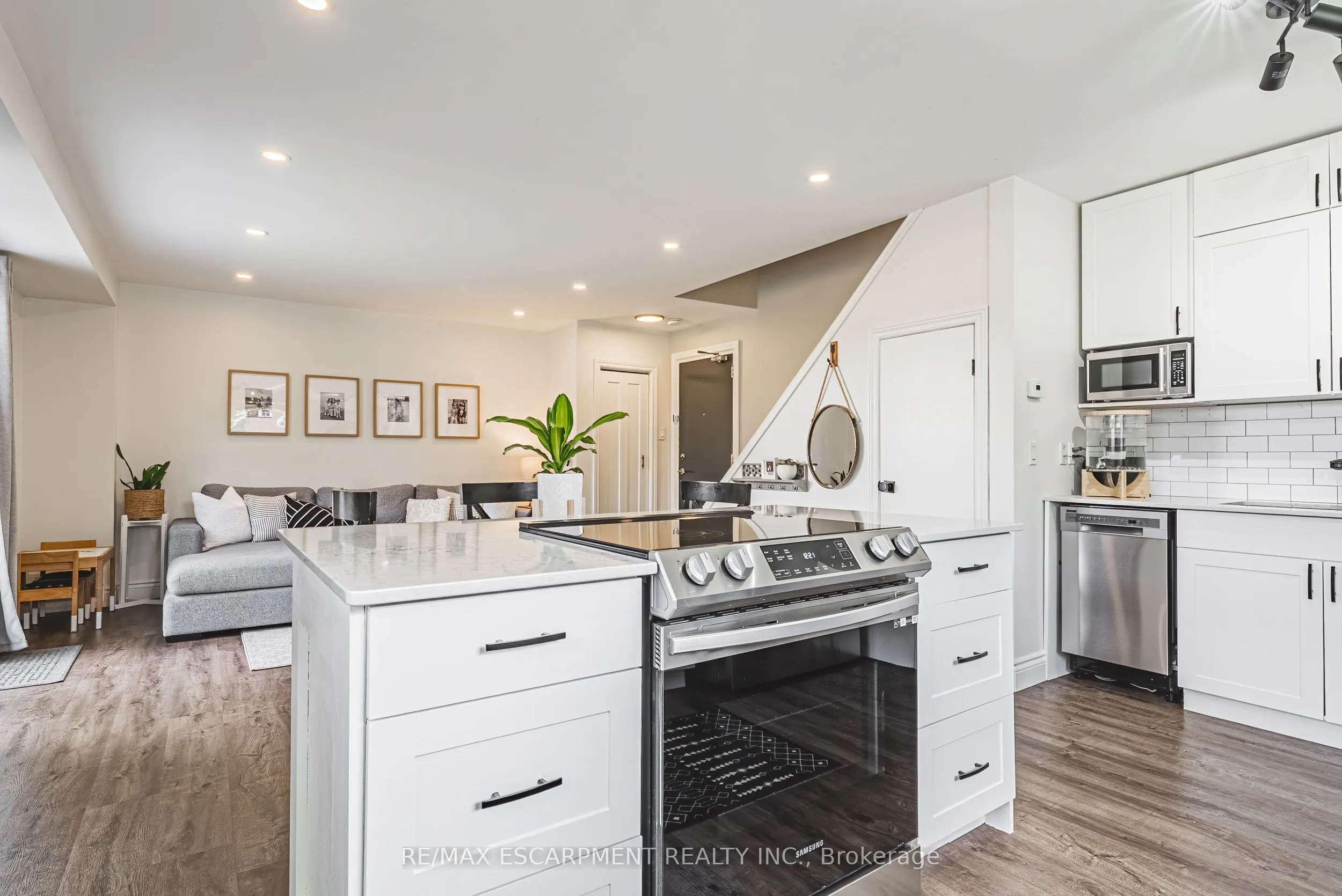 469 Claridge Road, #1