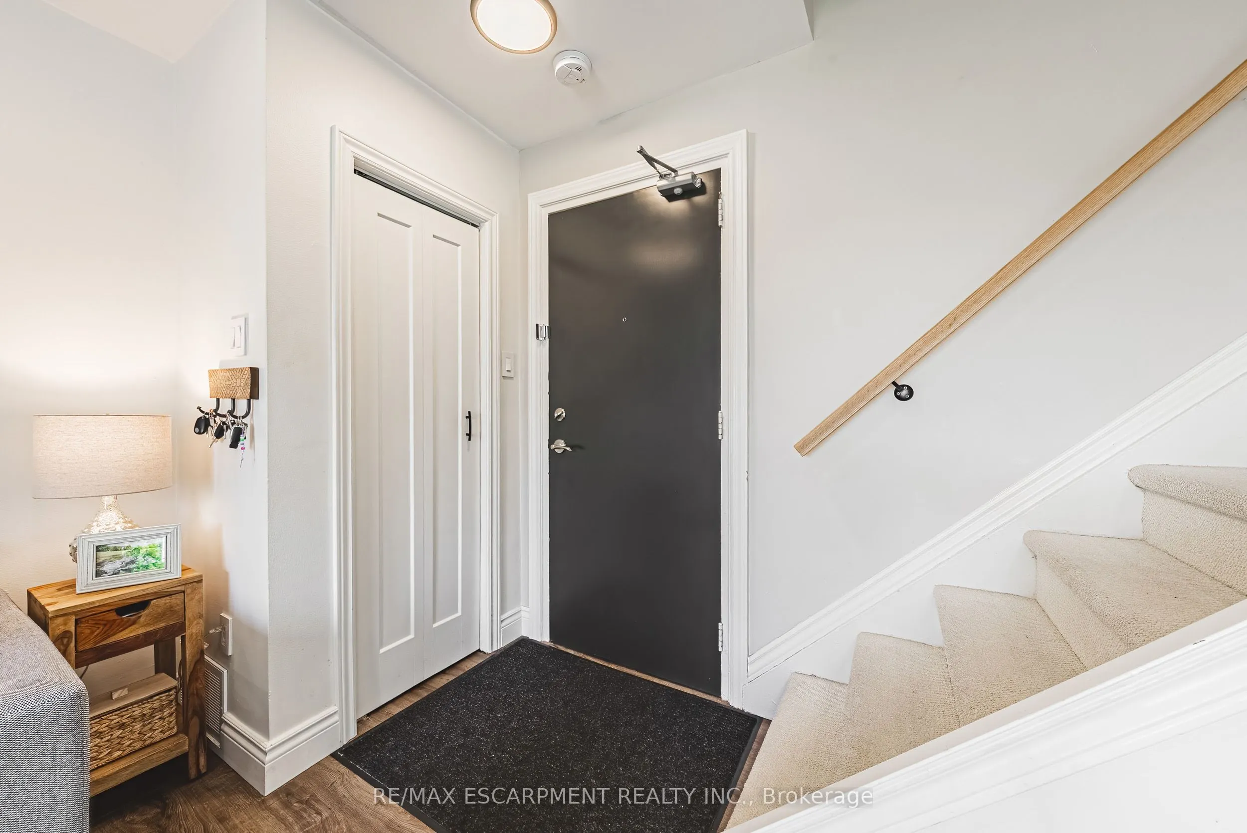 469 Claridge Road, #1