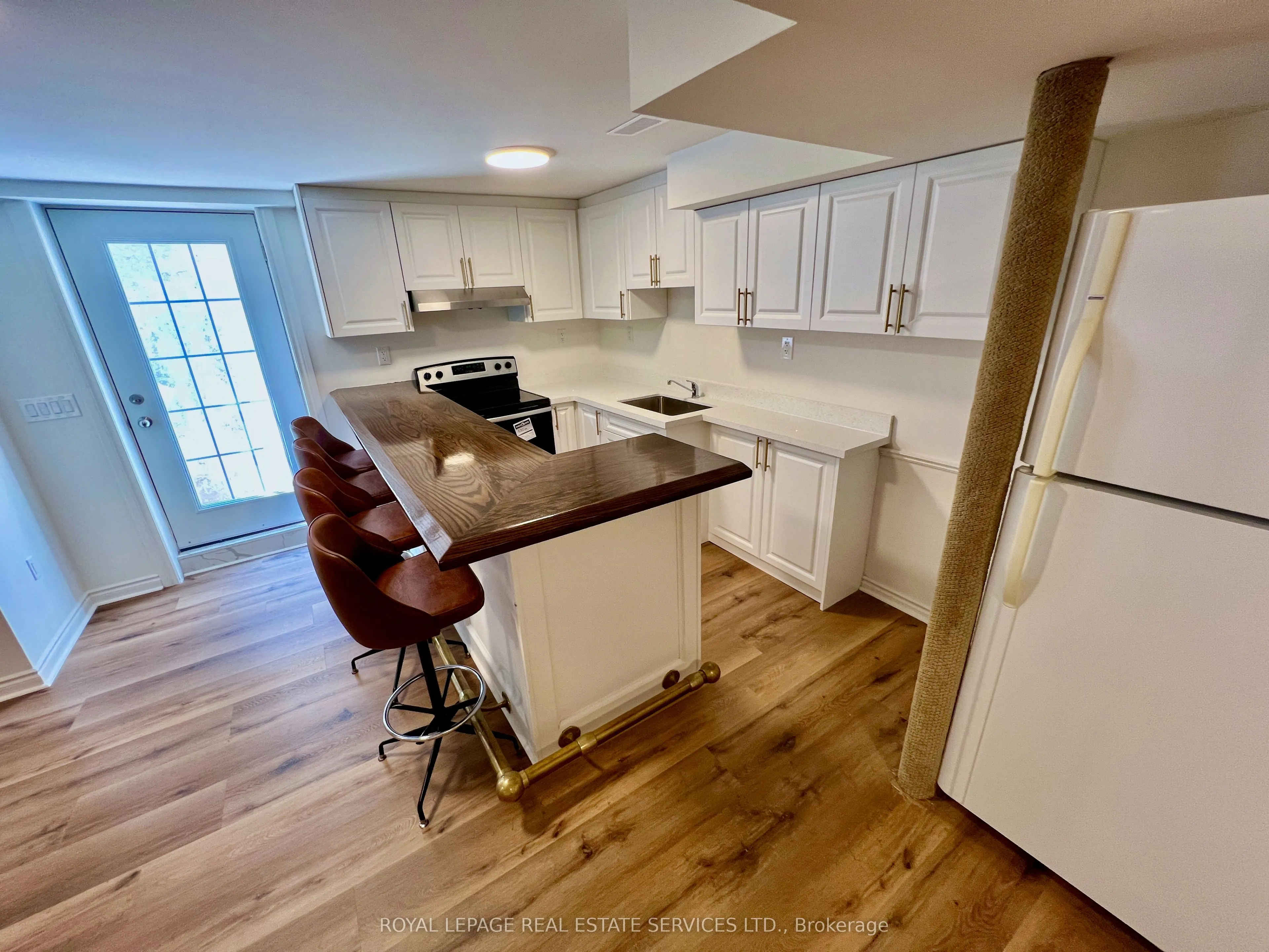 1450 Greenbriar Drive
