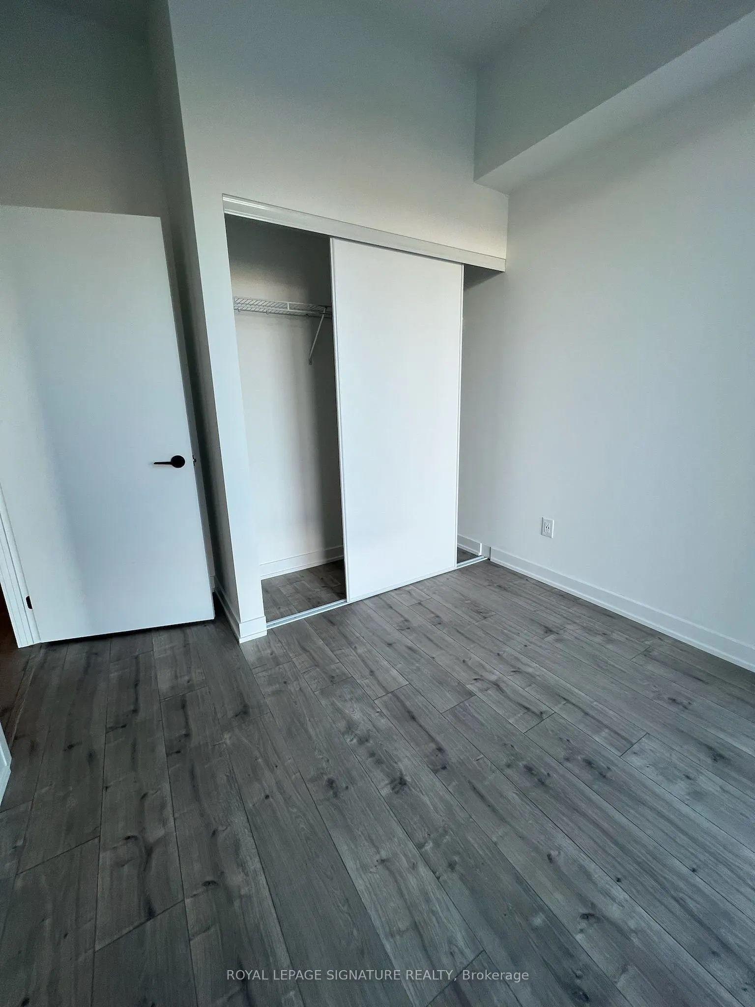 220 Missinnihe Way, #402