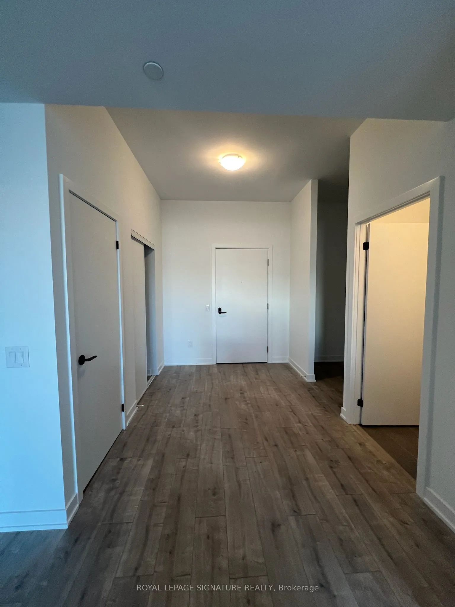 220 Missinnihe Way, #402