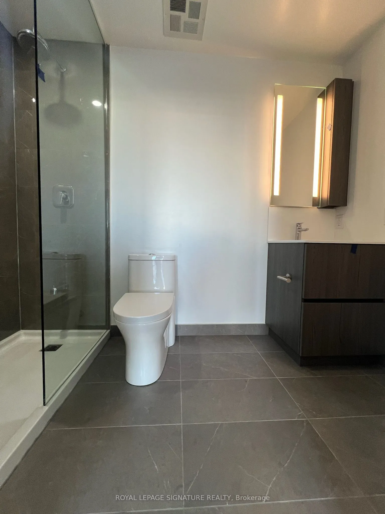 220 Missinnihe Way, #402