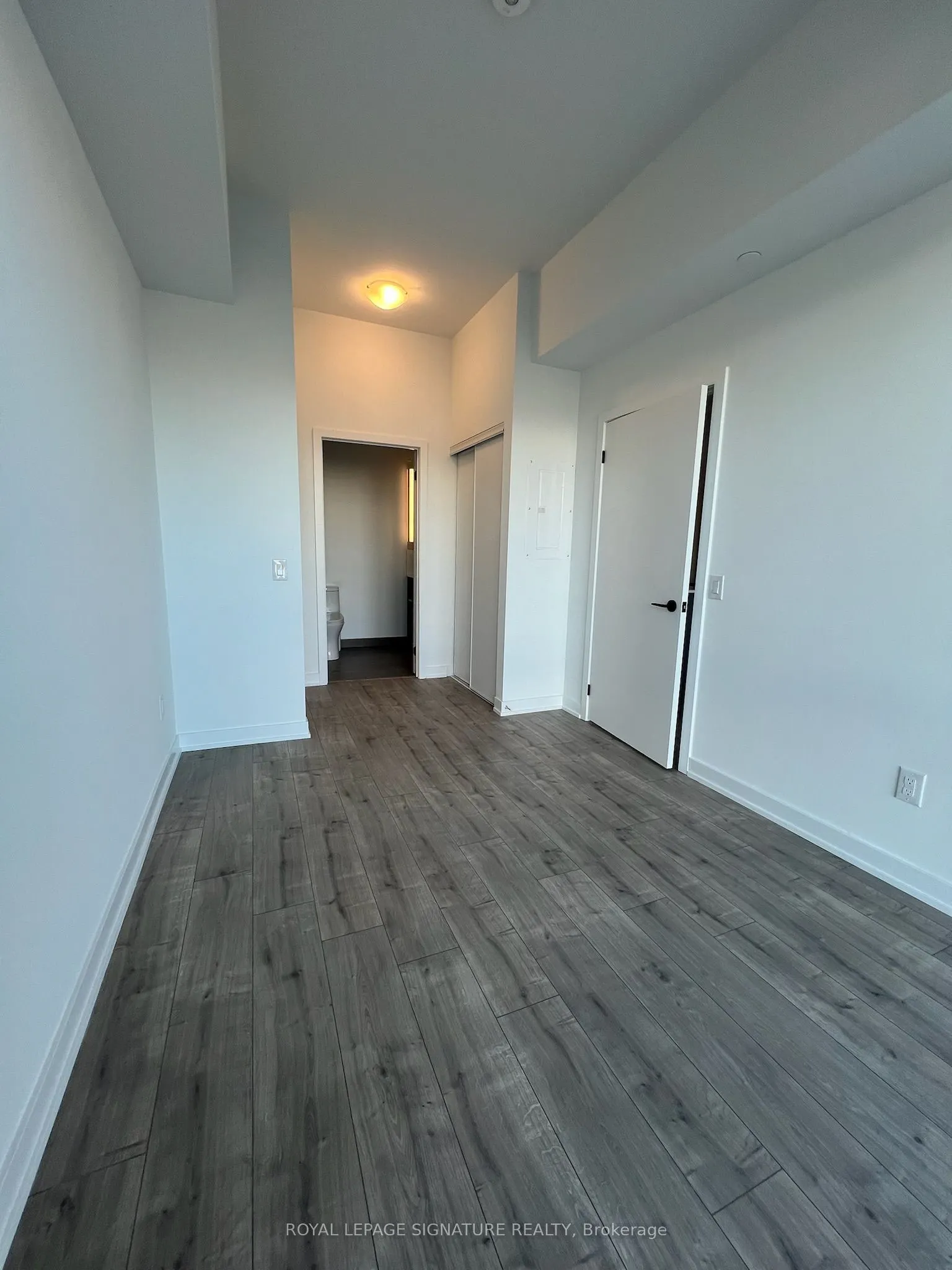 220 Missinnihe Way, #402