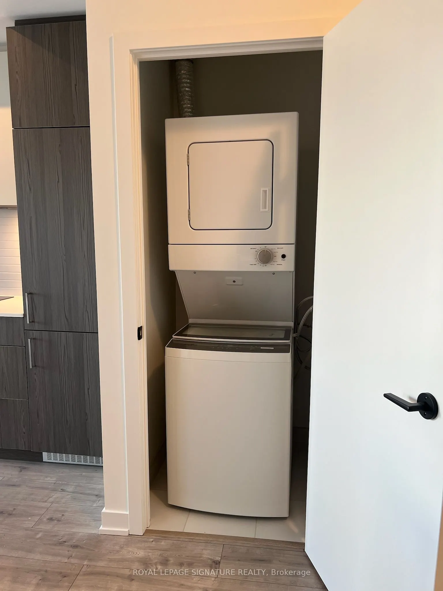 220 Missinnihe Way, #402