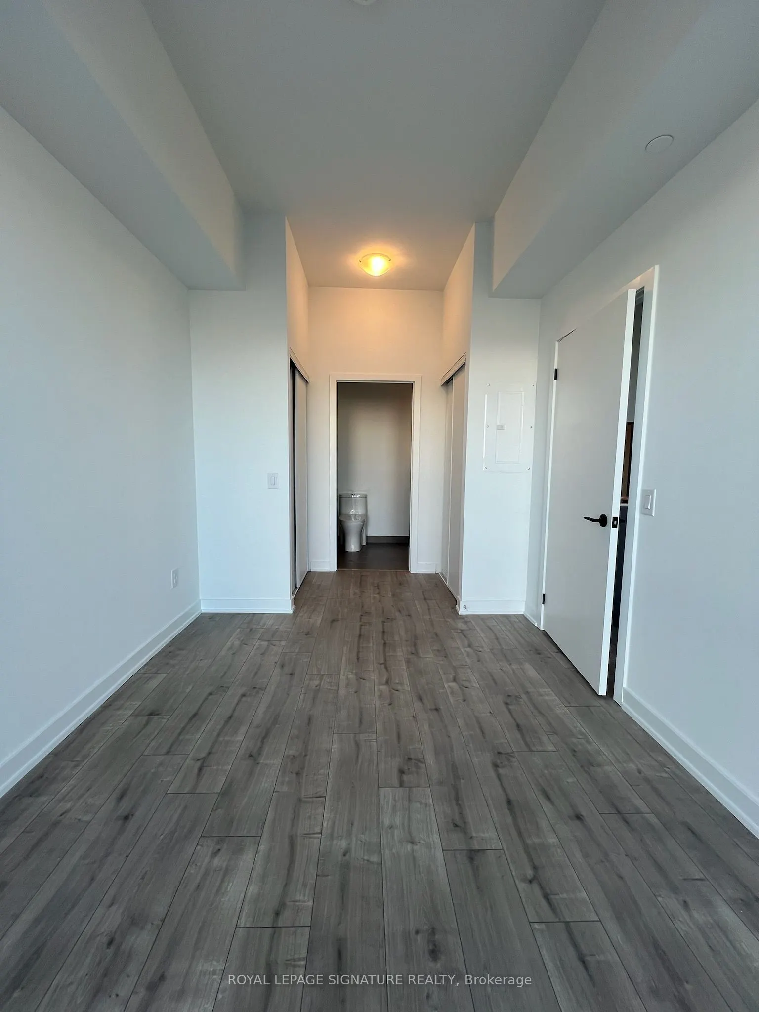 220 Missinnihe Way, #402