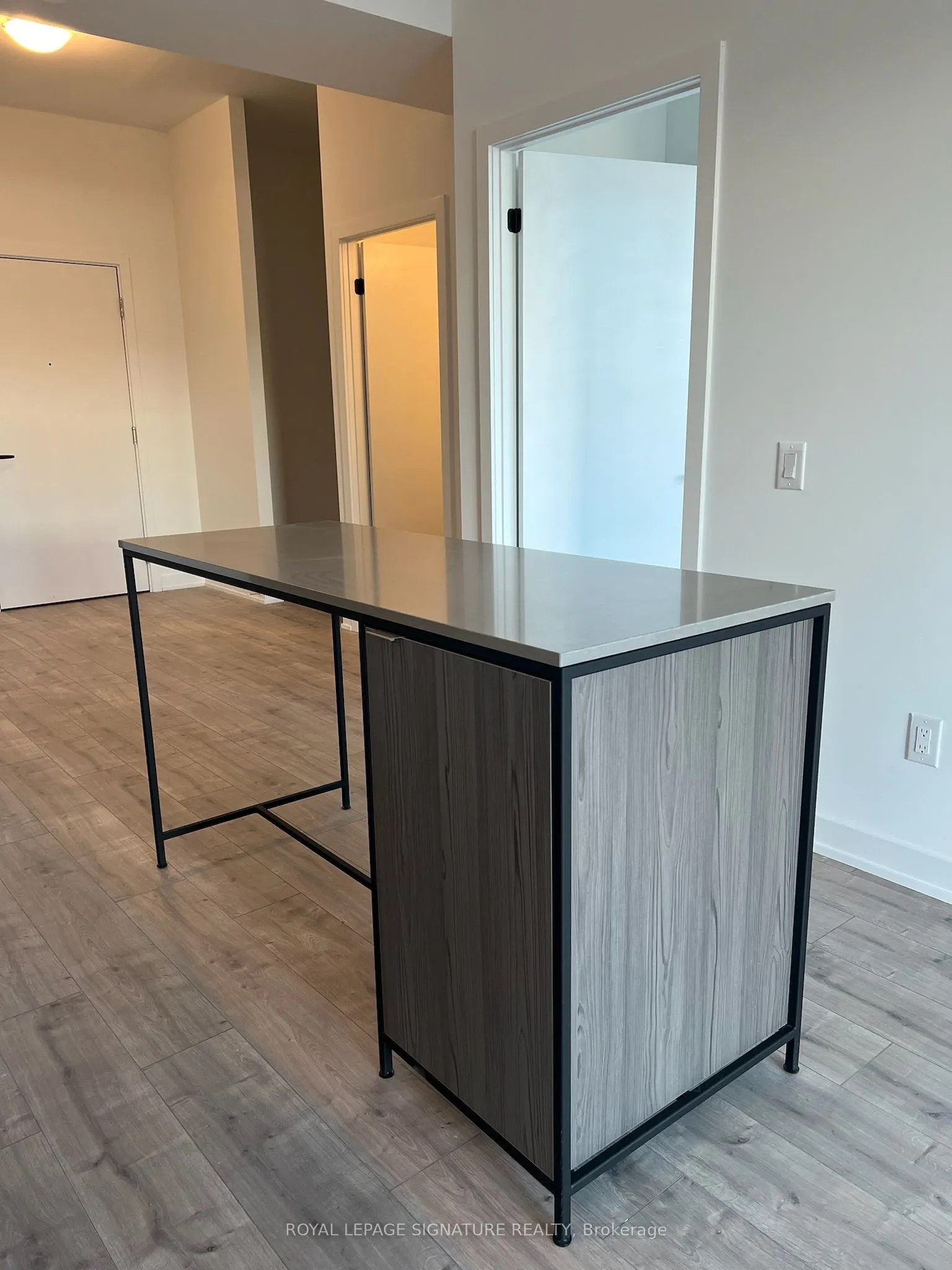 220 Missinnihe Way, #402