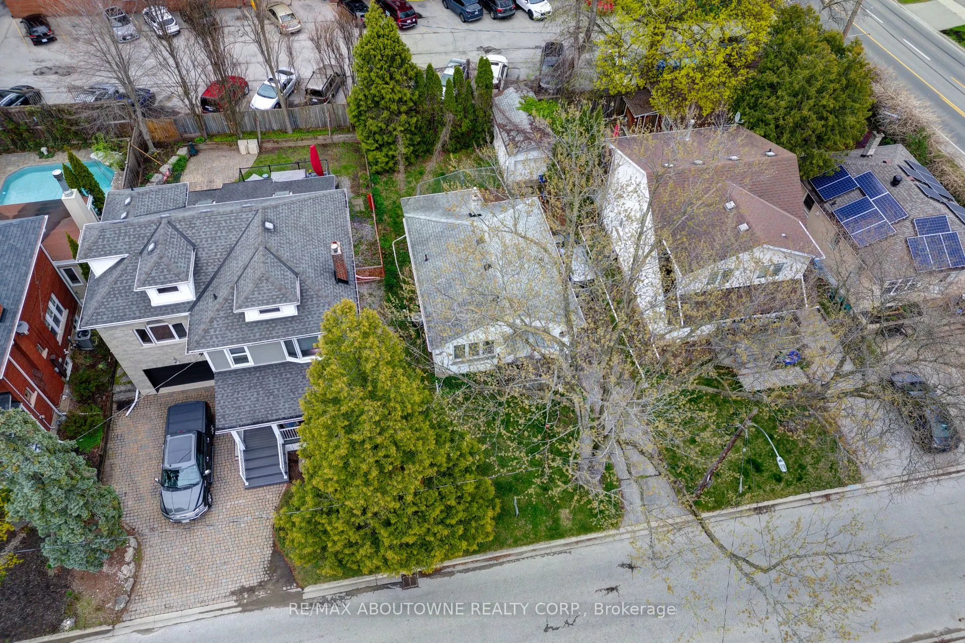 469 Woodland Avenue