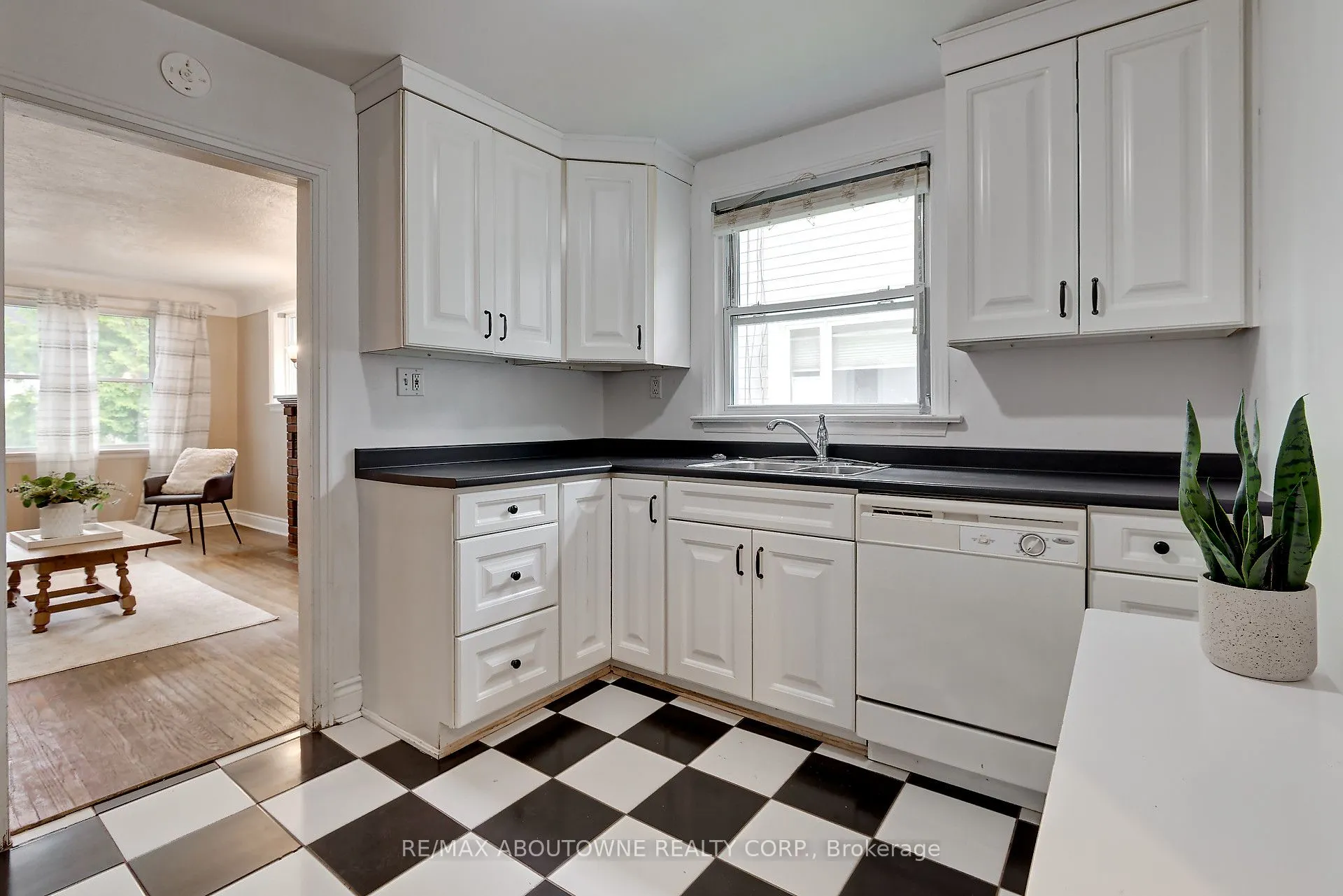 469 Woodland Avenue