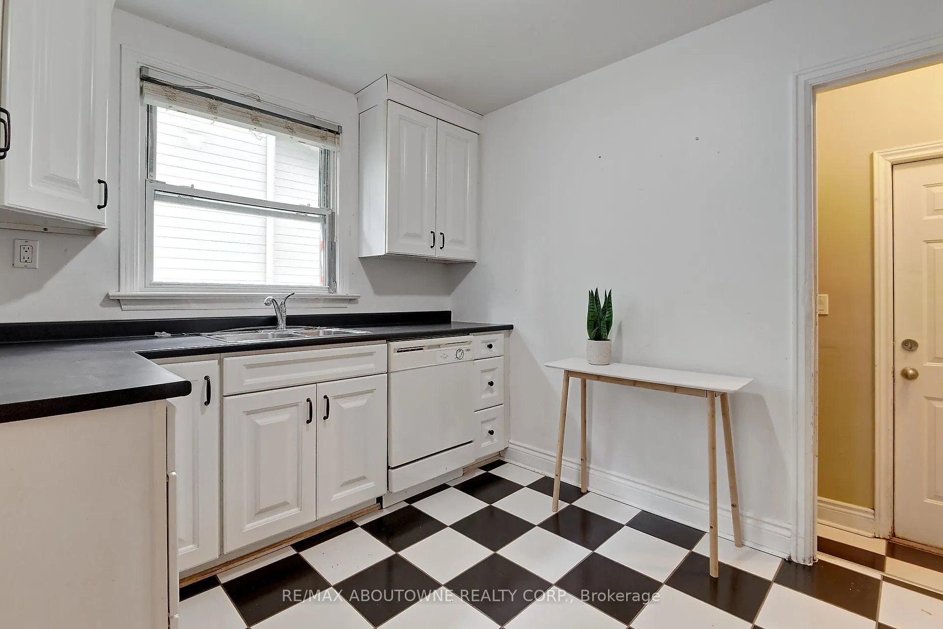 469 Woodland Avenue