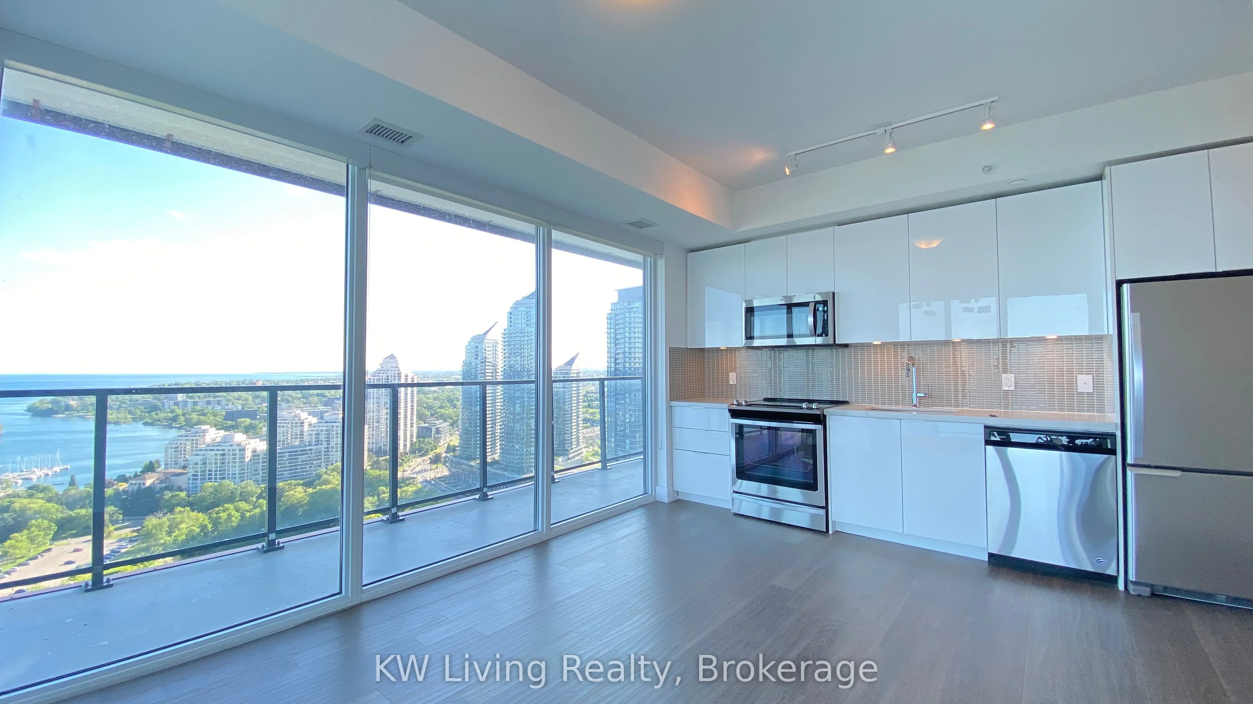 20 Shore Breeze Drive, #2710