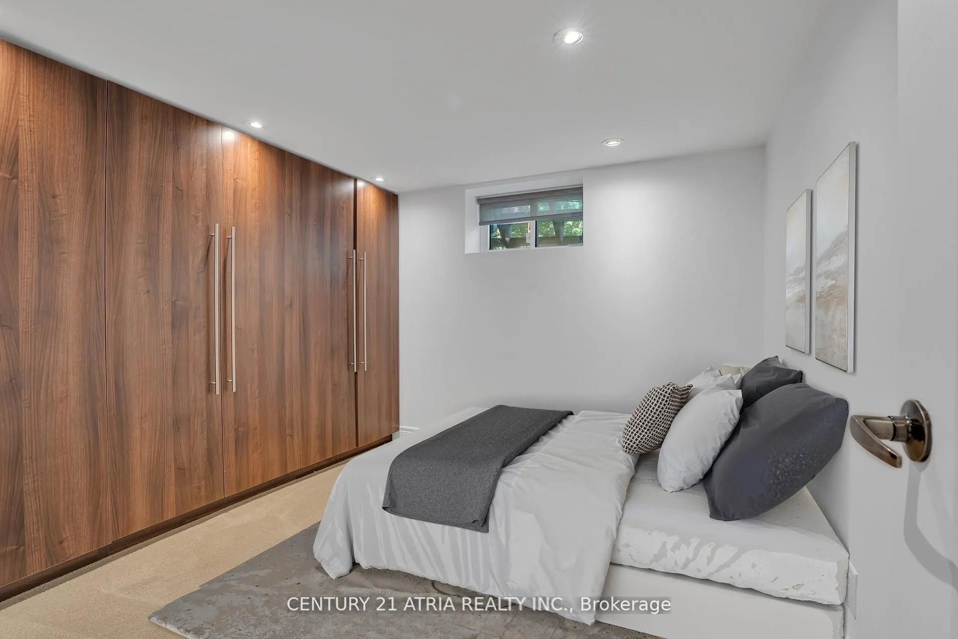 13 Sunnydale Drive S