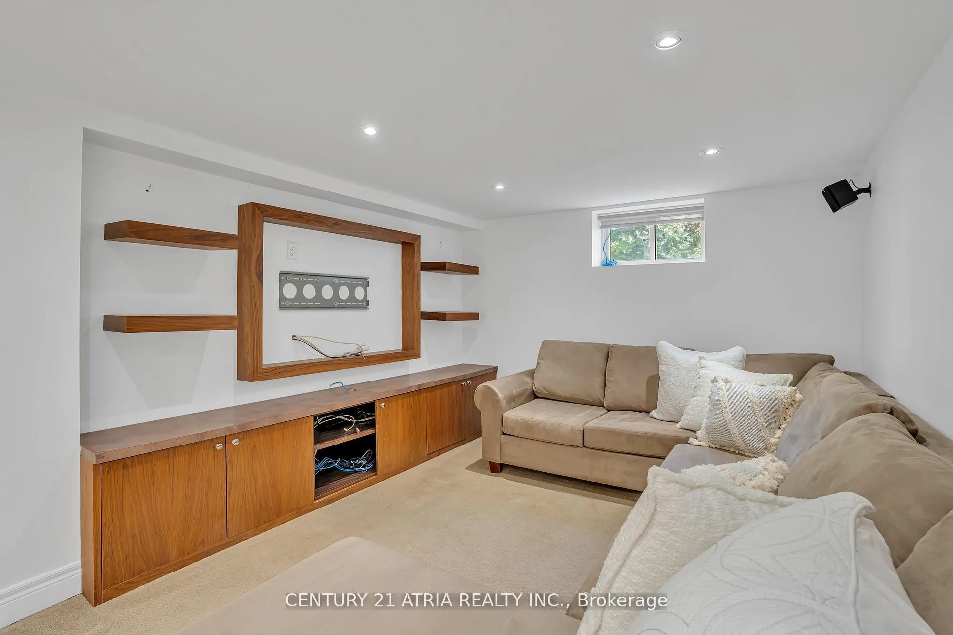 13 Sunnydale Drive S