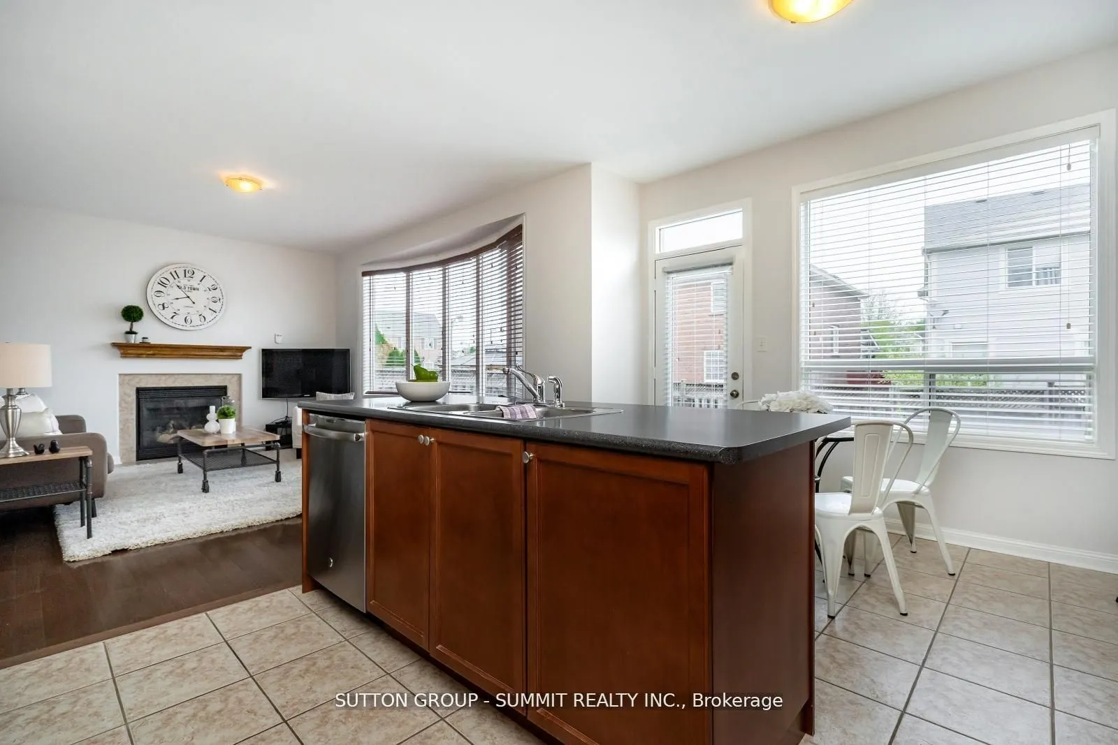 1283 Robson Crescent
