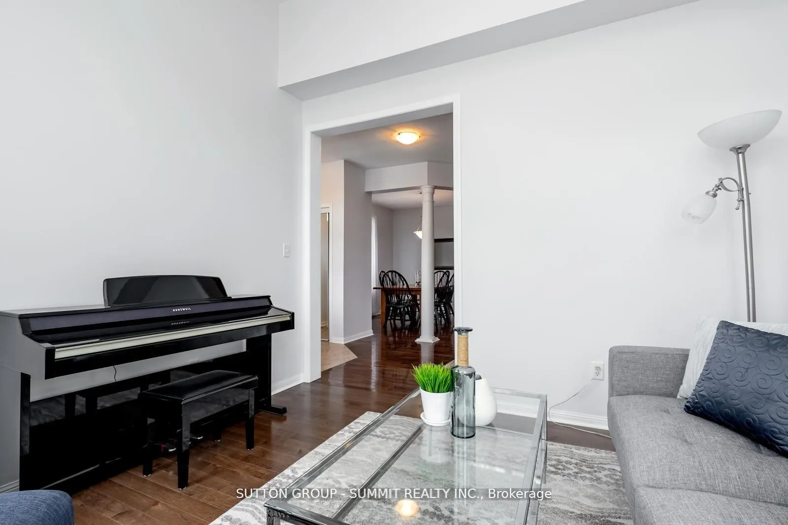 1283 Robson Crescent
