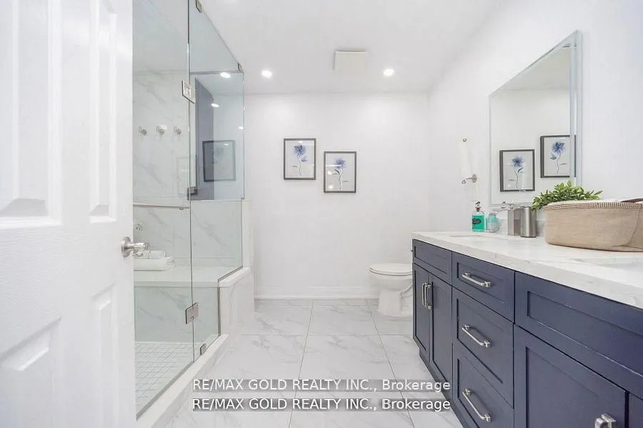 36 Roxton Crescent N