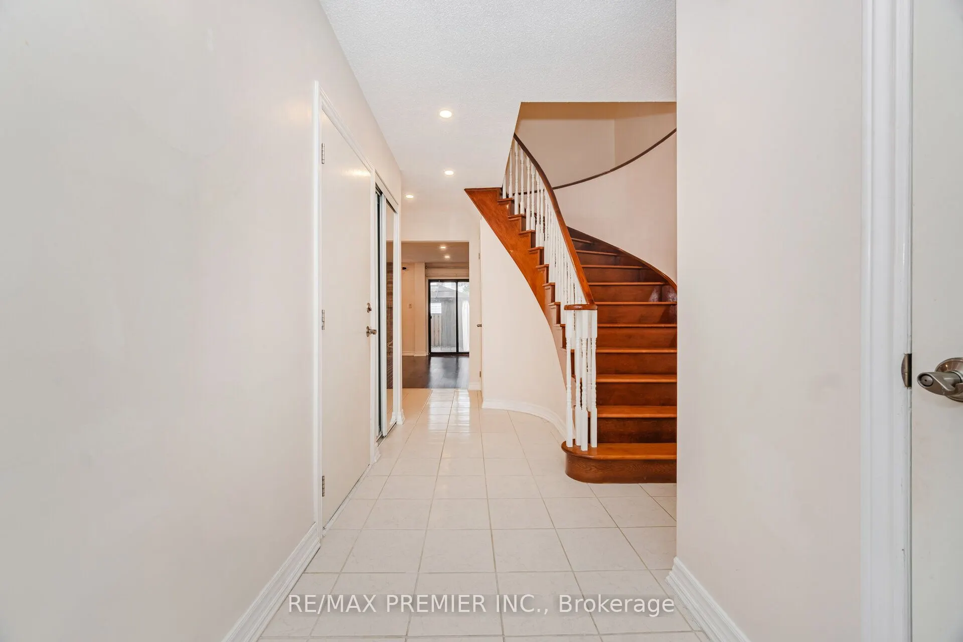 5 Magdalena Court