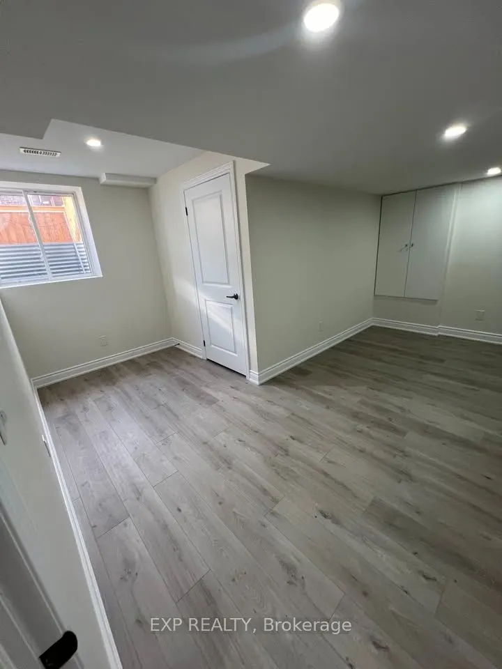816 Sumac Crescent, #Lower