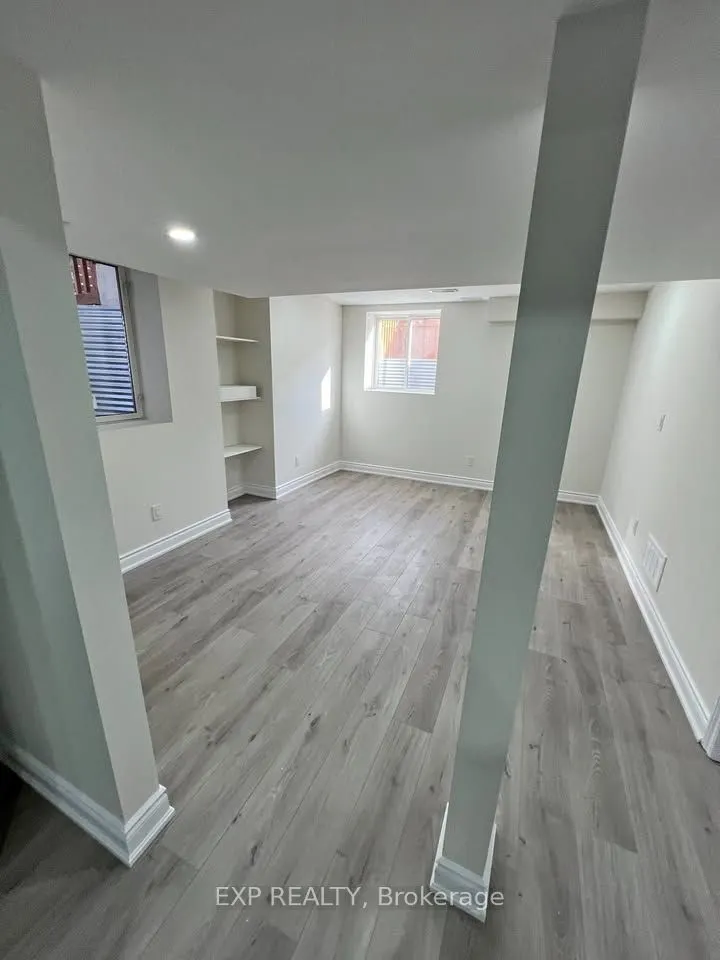 816 Sumac Crescent, #Lower