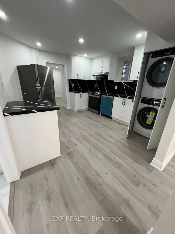 816 Sumac Crescent, #Lower