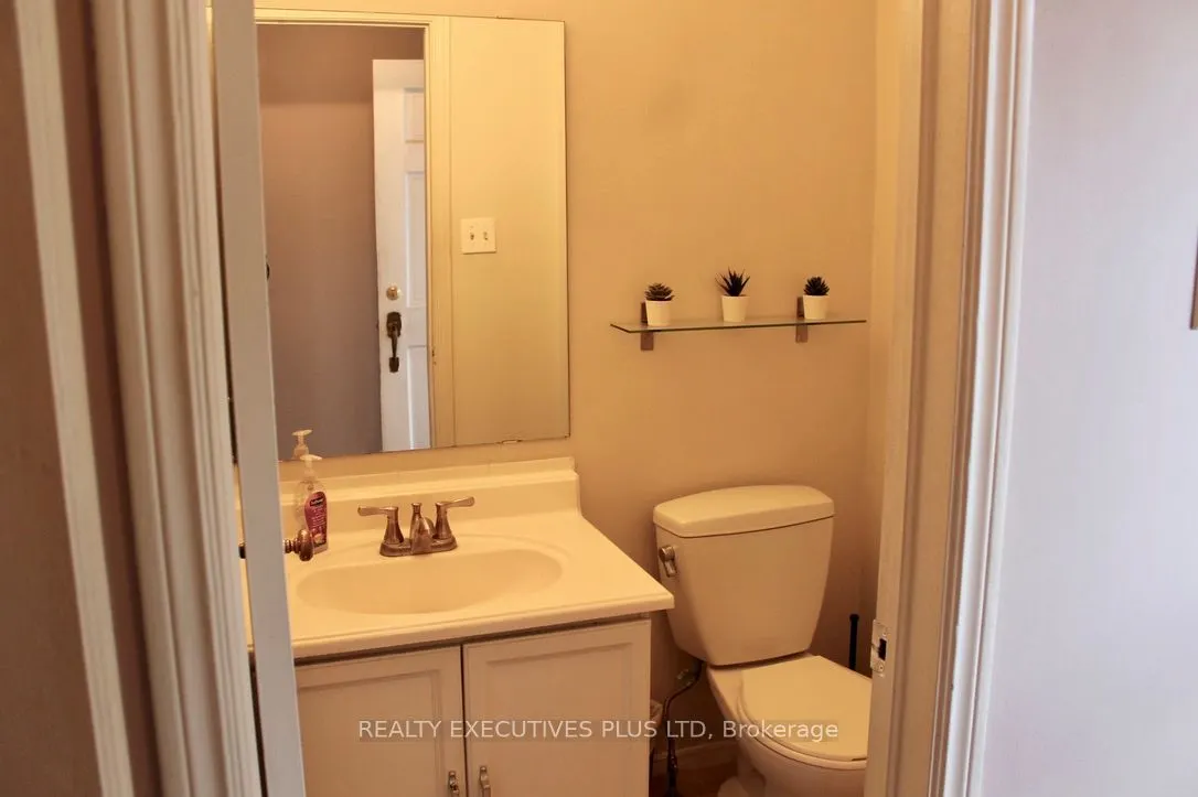 1122 Highgate Place