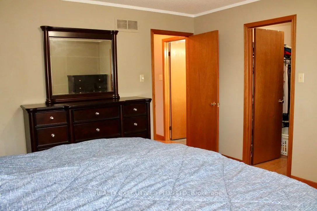 1122 Highgate Place