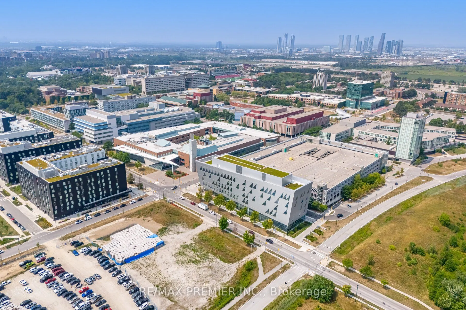 25 Four Winds Drive, #811