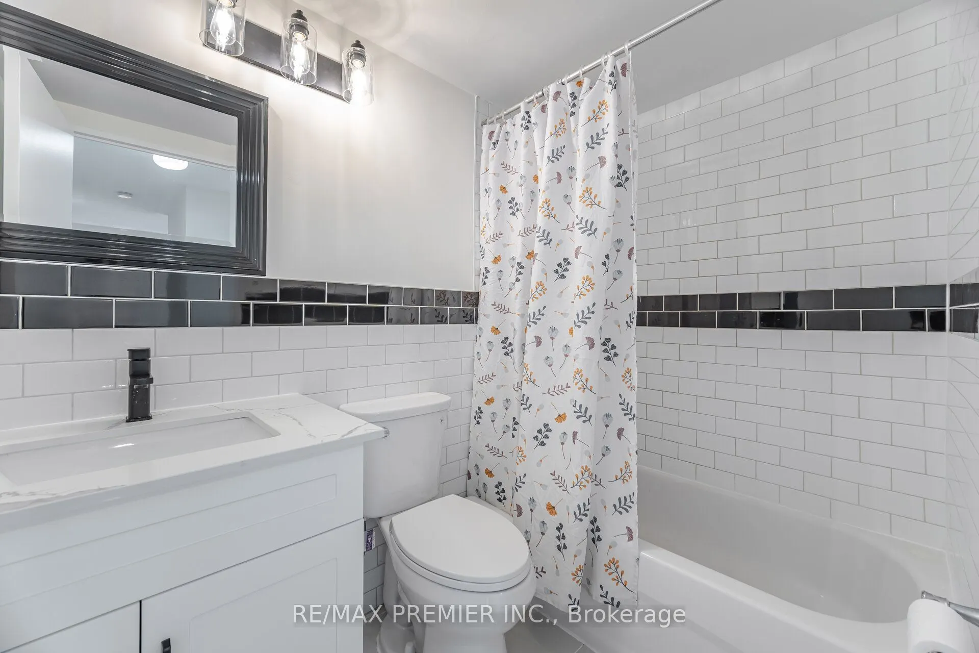25 Four Winds Drive, #811