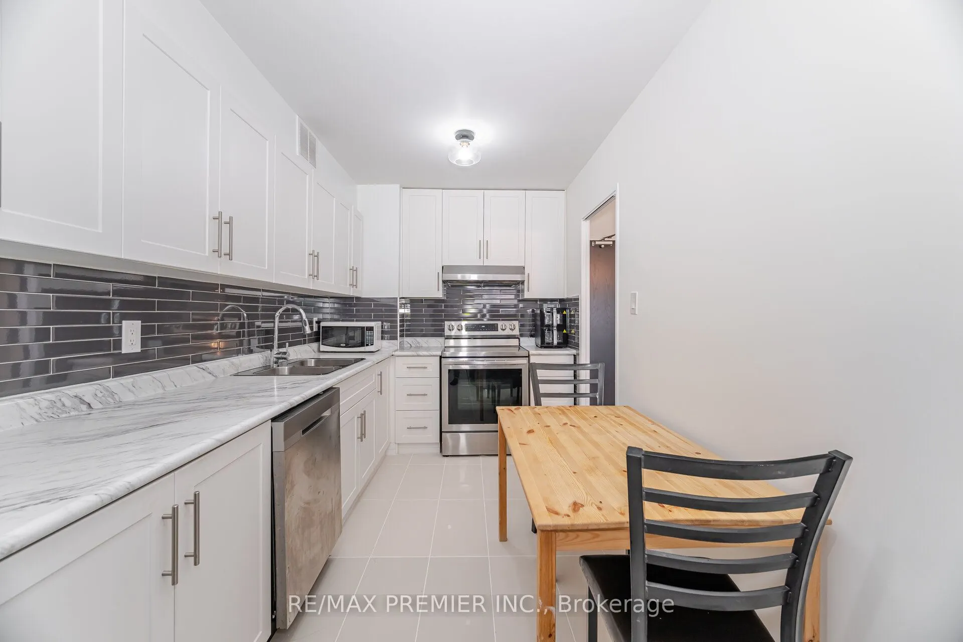 25 Four Winds Drive, #811